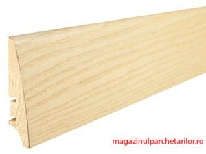 Plinta din lemn P30 stratificat cu furnir Frasin