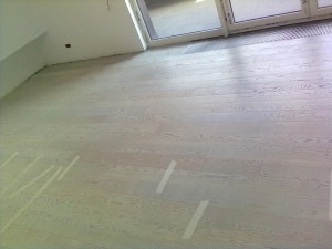 montaj parchet deschis la culoare 
