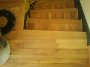 trepti inbracate in lemn 