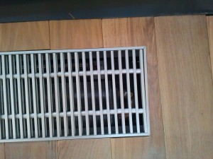 ventiloconvector in podea 