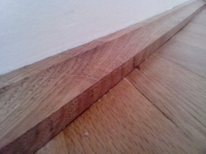 pervaz stejar de 3 cm lar si 2 inalt 